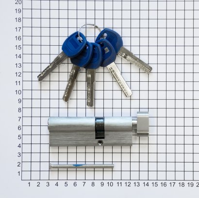 Цилиндровый механизм DOORLOCK V K2300AB N серия Variant, никелированный, 55x35мм, 5 перф.ключей