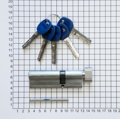 Цилиндровый механизм DOORLOCK V K2300AB N серия Variant, никелированный, 60x35мм, 5 перф.ключей